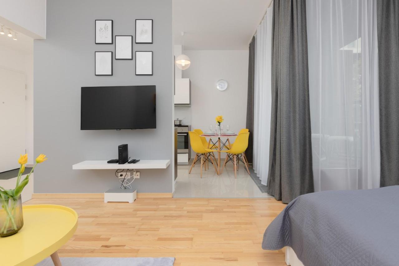 Warsaw Wola Apartment Near Nocny Market By Noclegi Renters Екстер'єр фото