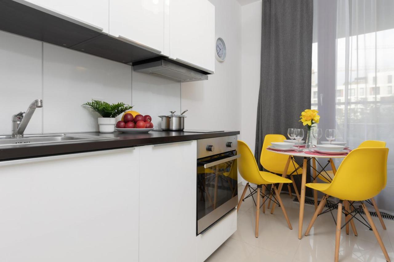 Warsaw Wola Apartment Near Nocny Market By Noclegi Renters Екстер'єр фото